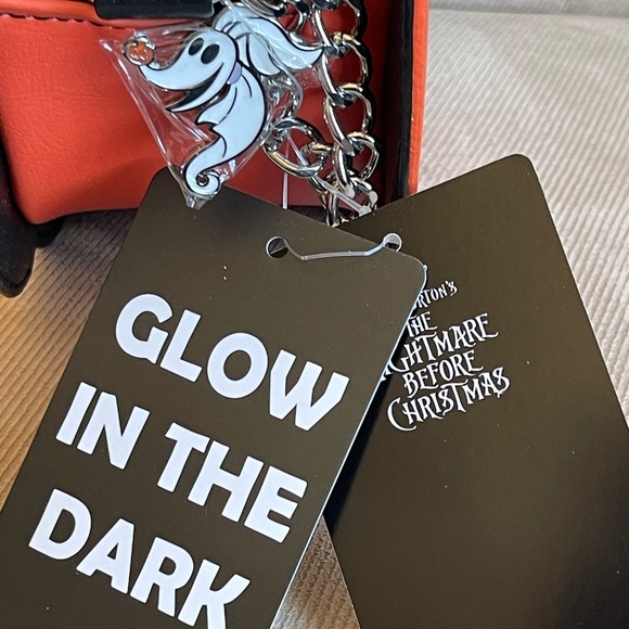 NEW Nightmare Before Christmas Jack Pumpkin Split Glow-In-The-Dark Crossbody Bag - Picture 10 of 10